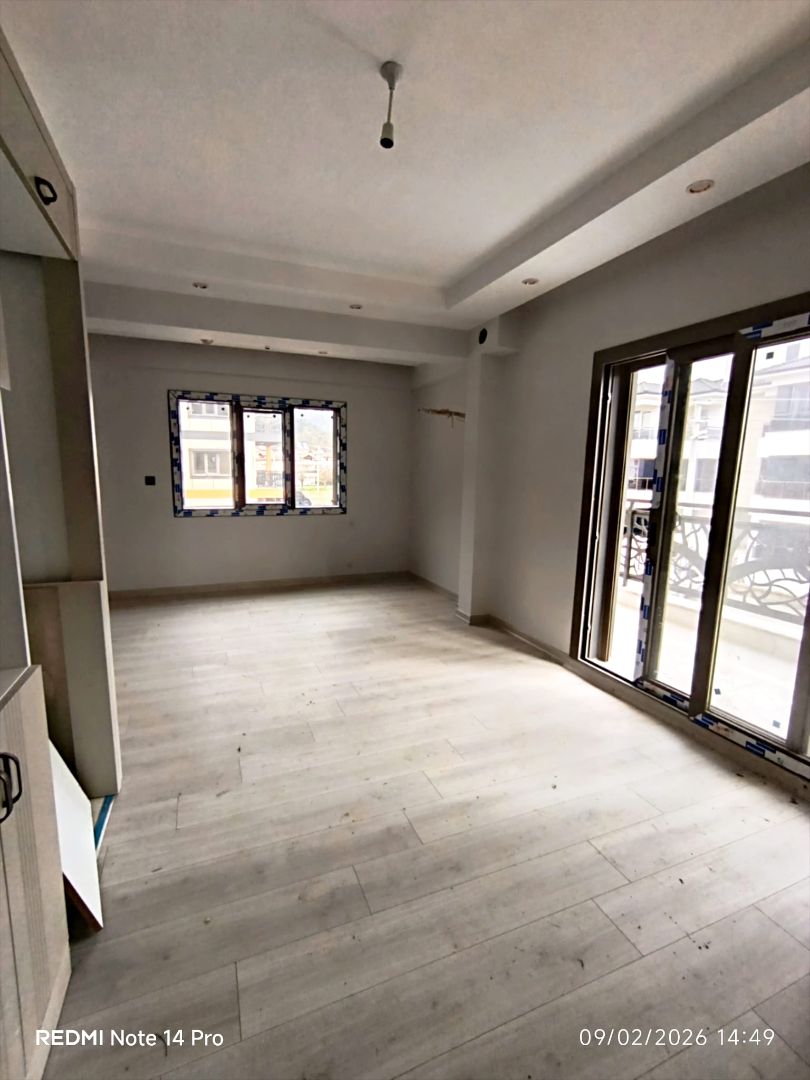 Ortaca Bahçelievler de Yüzme Havuzlu Lüks Sitede Satılık Daireler