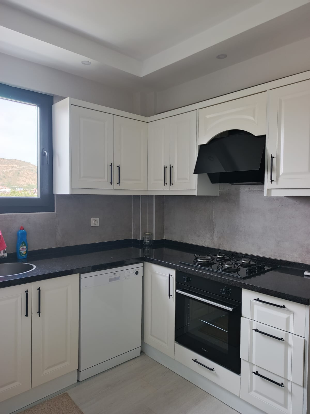 Dalaman Altıntaş’ta Eşyalı Satılık 2+1 Ara Kat Daire | 60 m² Net | Balkonlu